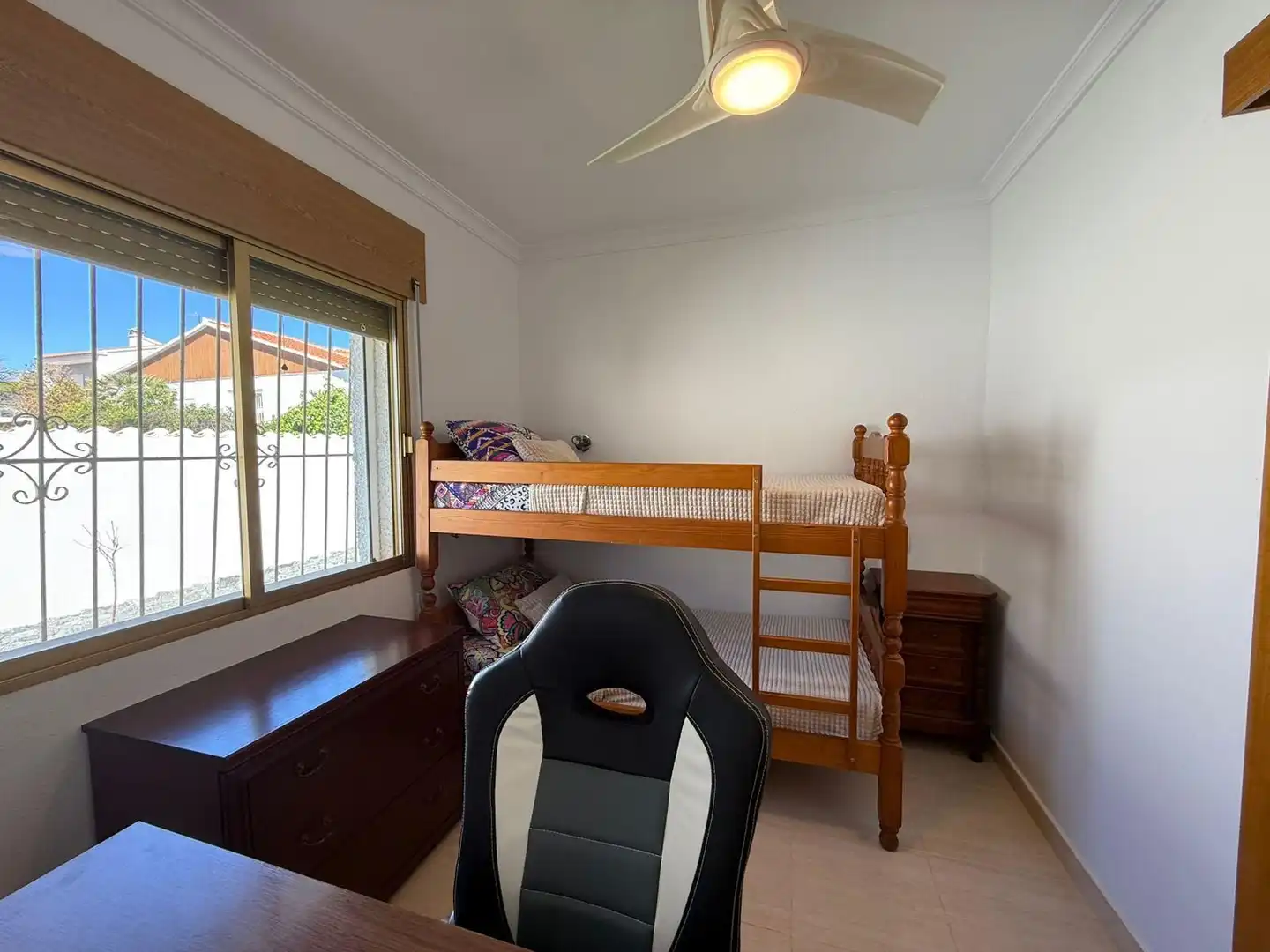 Habitación de Casa o chalet de alquiler en Orihuela con Aire acondicionado, Calefacción y Jardín privado