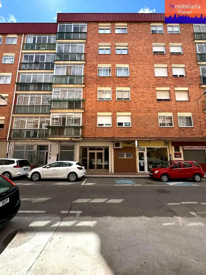 Vista exterior de Piso en venta en Aranda de Duero con Calefacción, Terraza y Trastero