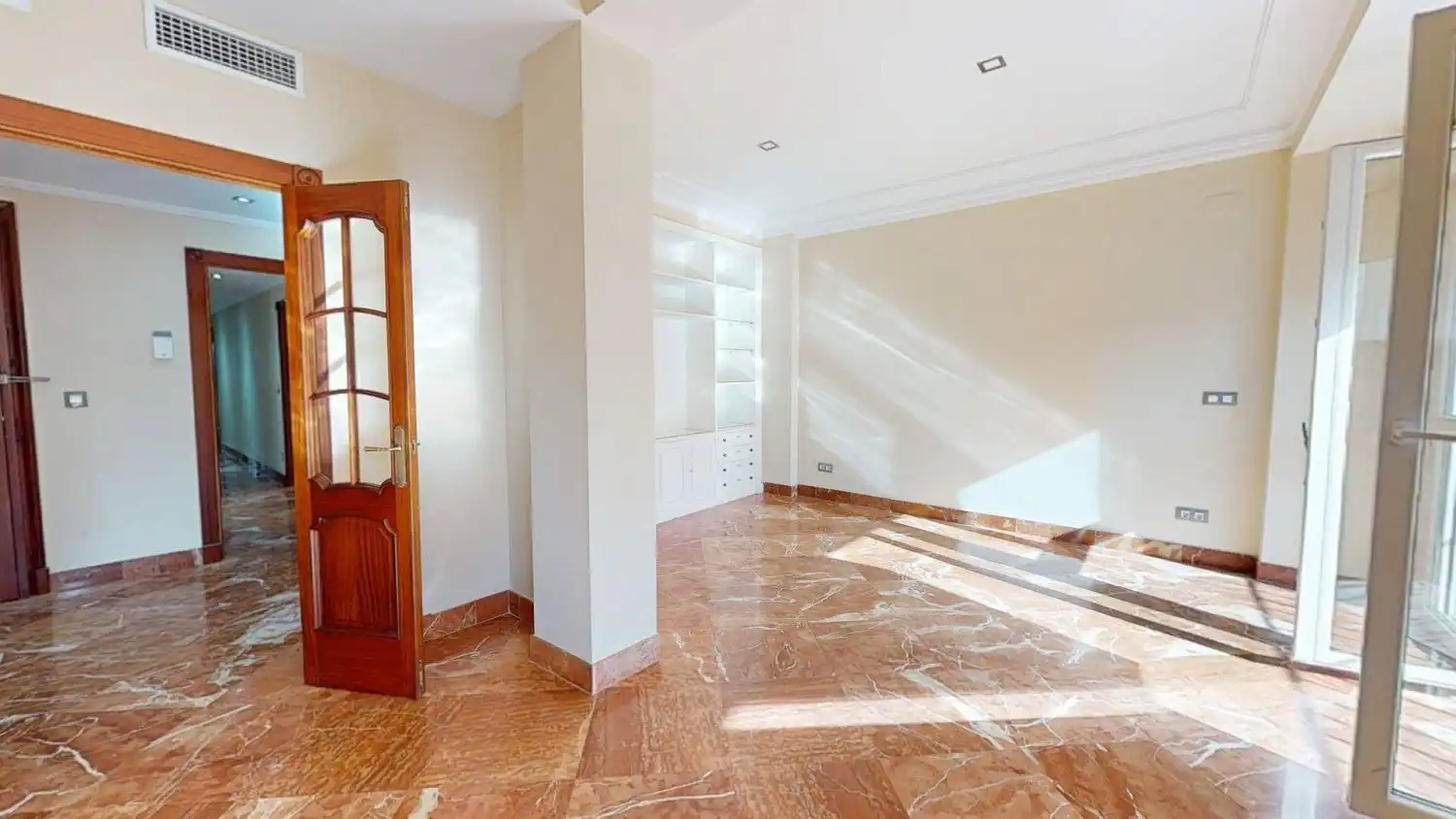 Flat for rent in Sevilla  with Air Conditioner, Heating and Terrace