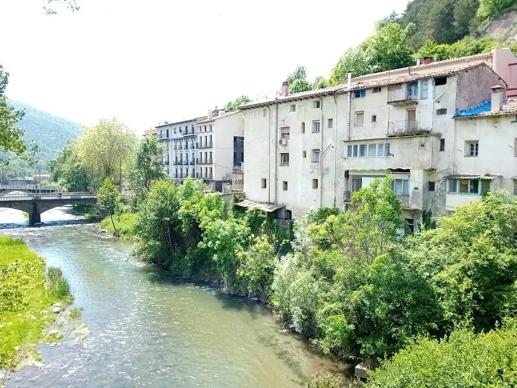 Vista exterior de Edificio en venta en Ripoll