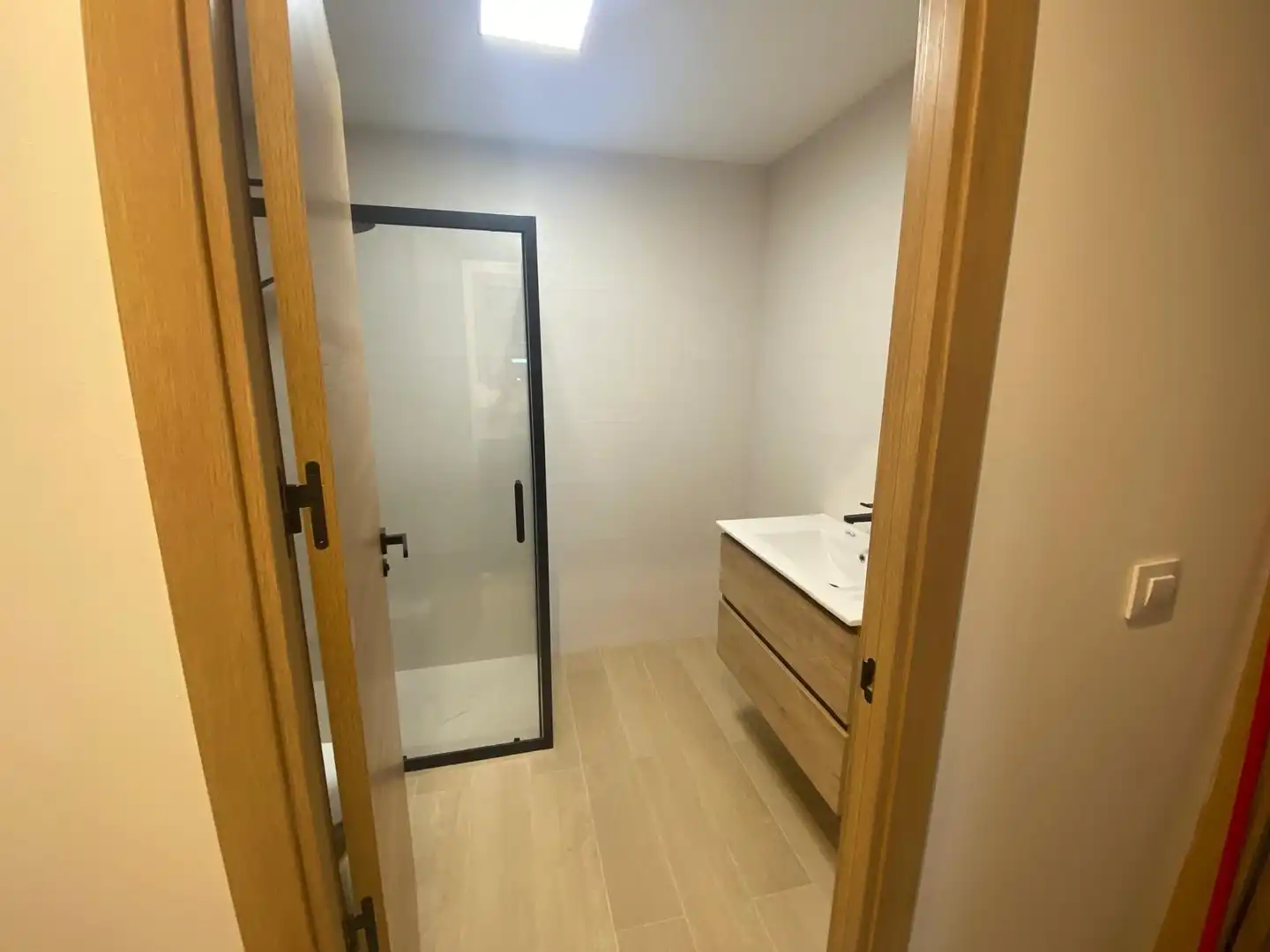 Bathroom of Flat for share in Badajoz  with Air Conditioner and Furnished