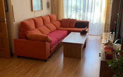 Living room of Flat for sale in Parla  with Heating, Parquet flooring and Terrace