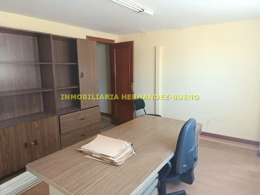 Büro zur Miete in Salamanca mit Klimaanlage, Heizung und Möbliert