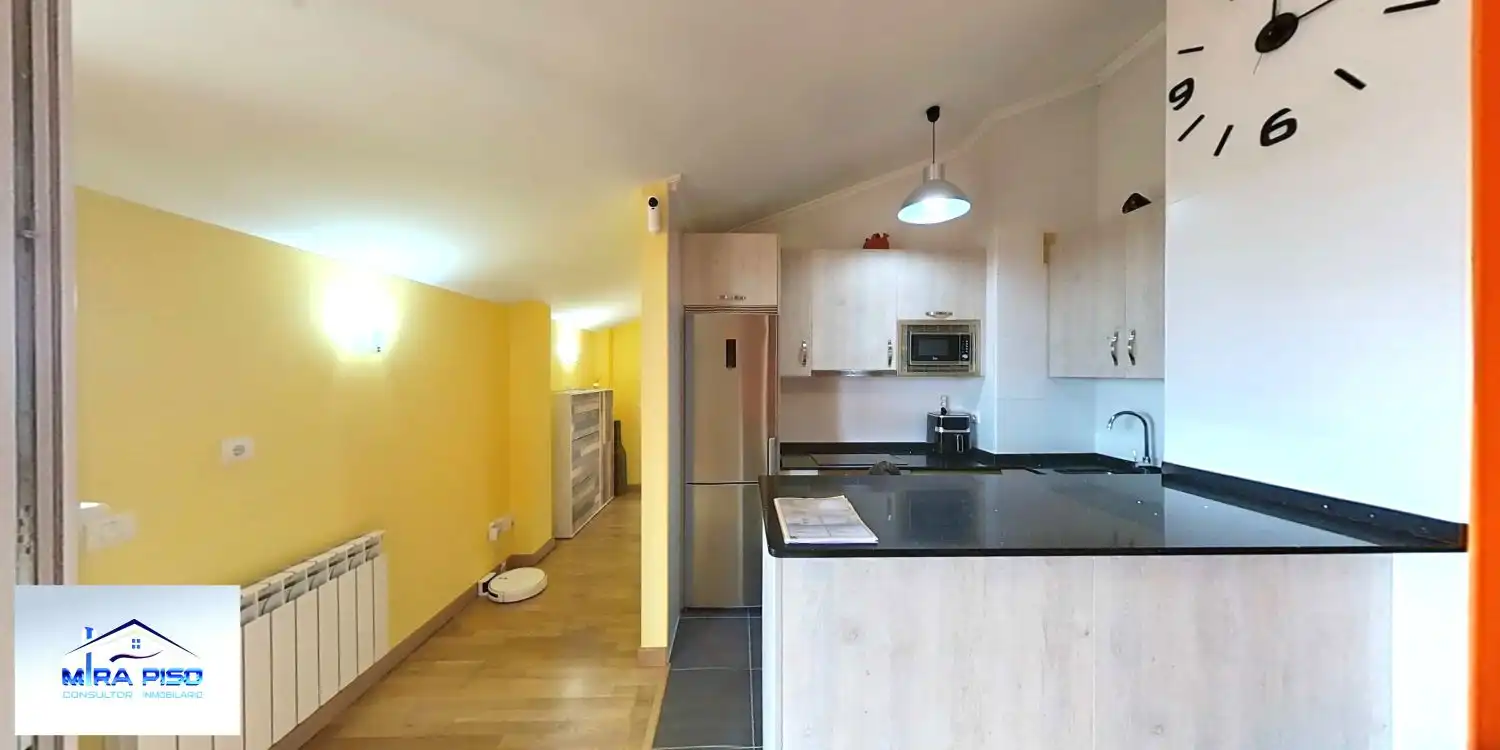 Cocina de Ático en venta en Entrambasaguas con Calefacción, Parquet y Terraza