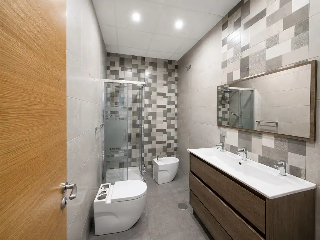 Baño de Nave industrial de alquiler en Córdoba