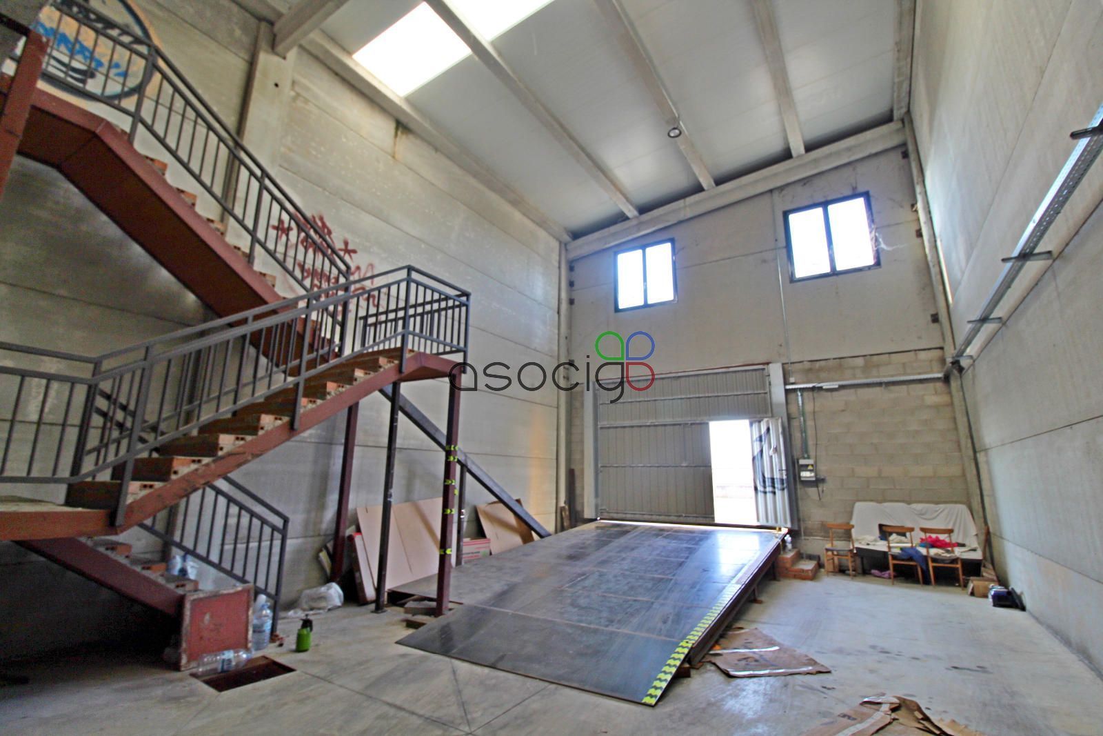 Nau industrial en venda en Guadalajara Capital amb Calefacció