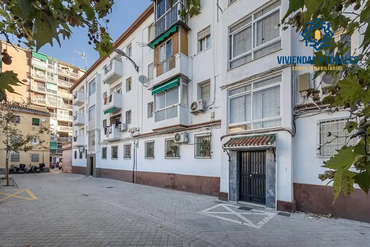 Exterior view of Flat for sale in Granada