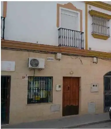 Vista exterior de Piso en venta en Carmona