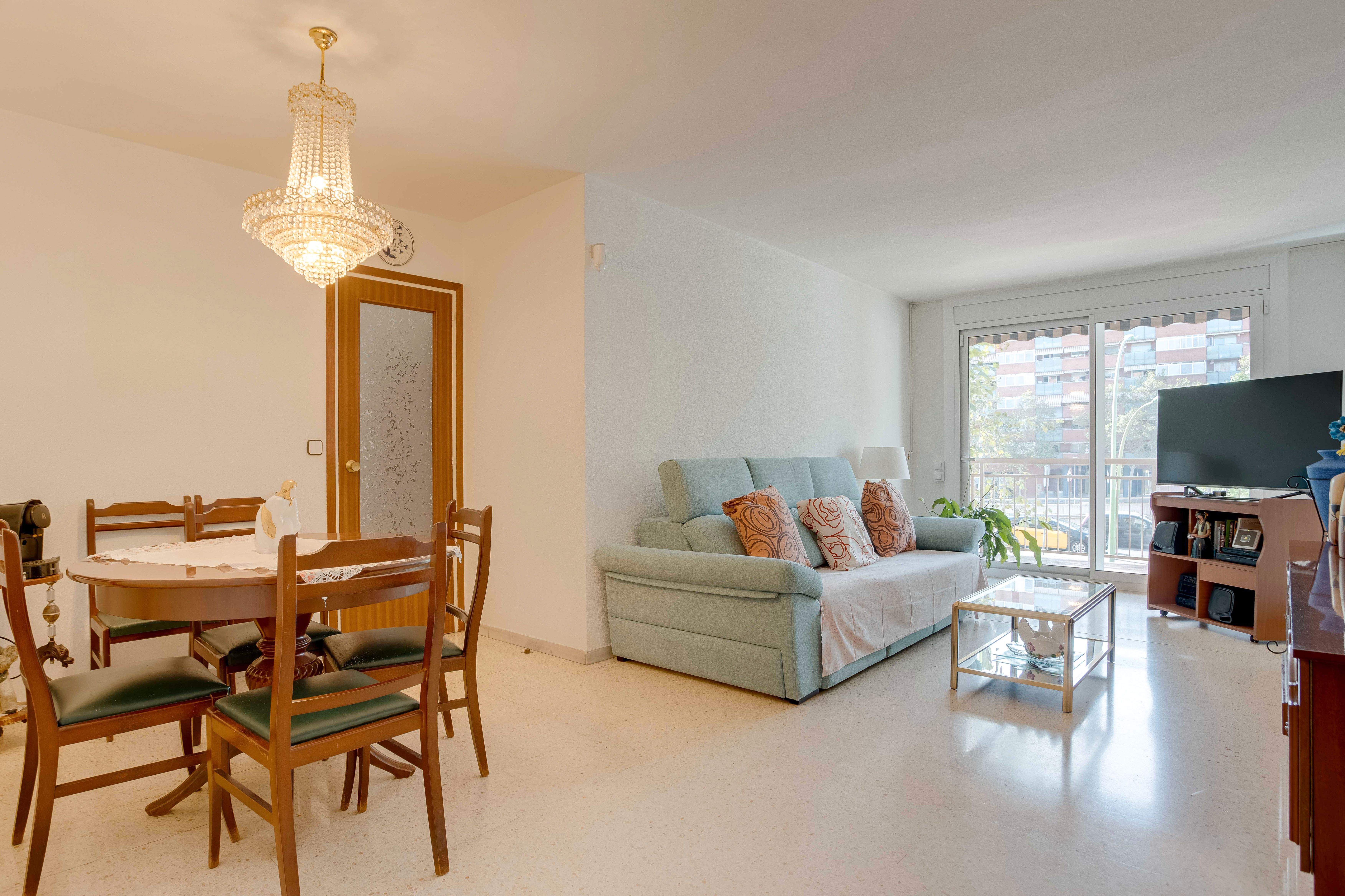 Living room of Flat for sale in  Barcelona Capital  with Balcony