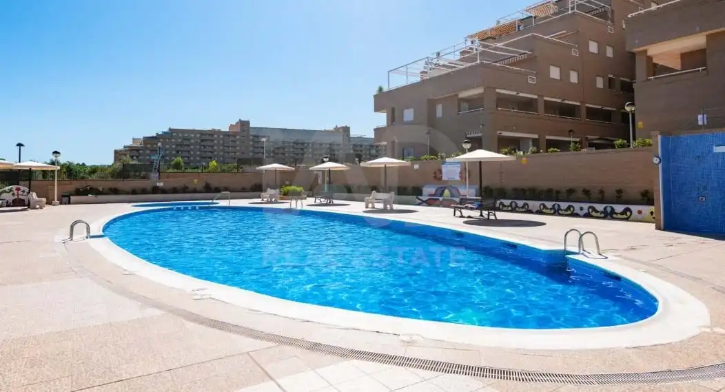 Swimming pool of Flat for sale in Oropesa del Mar / Orpesa  with Air Conditioner, Heating and Terrace