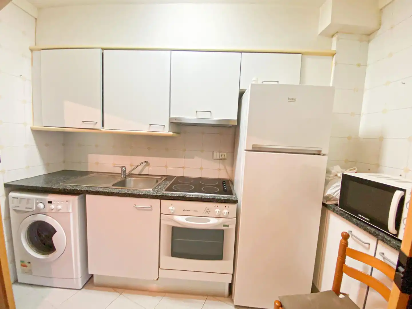 Kitchen of Flat for sale in Girona  with Air Conditioner, Heating and Furnished