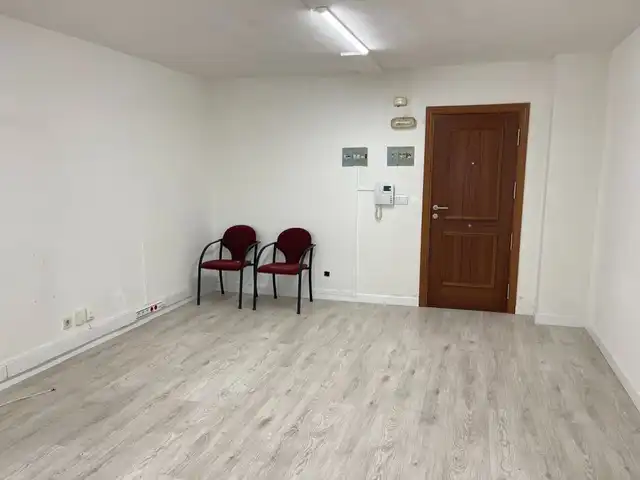 Office space with lift to rent in Calle del Puente Colgante 49, imagen 8