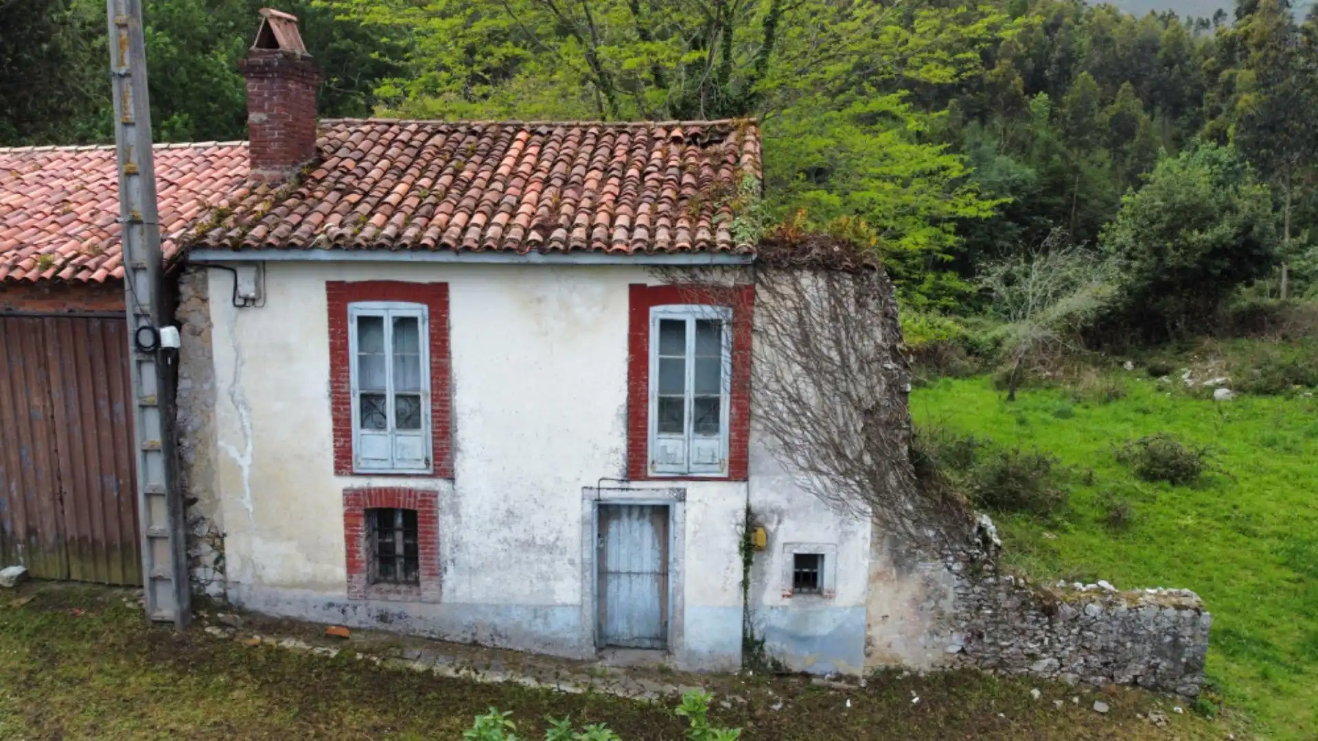 Vista exterior de Casa o chalet en venta en Llanes con Jardín privado y Balcón