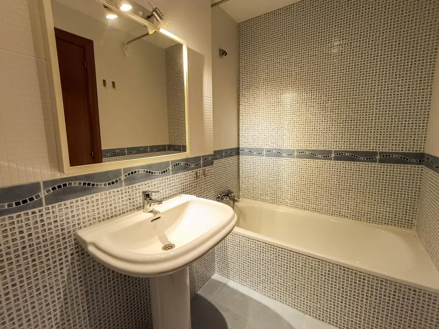 Baño de Piso en venta en Reus con Aire acondicionado, Calefacción y Balcón