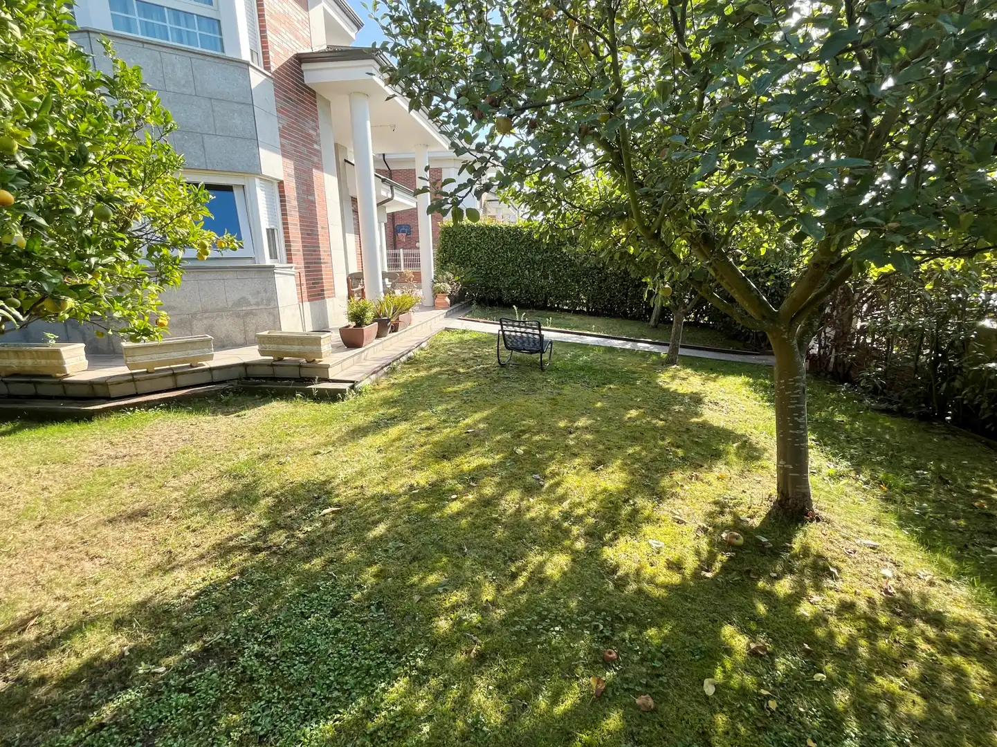 Jardí de Casa o xalet en venda en Corvera de Asturias amb Calefacció, Parquet i Terrassa