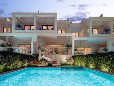 Reihenhaus mit Pool zum Verkauf in Manilva Pueblo