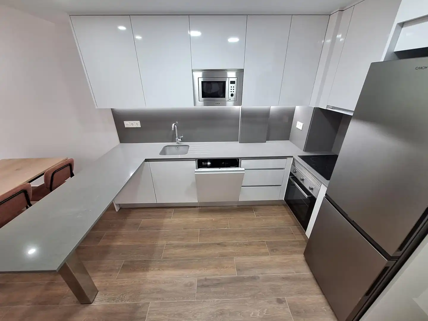 Cocina de Apartamento de alquiler en Torrevieja con Aire acondicionado, Calefacción y Amueblado