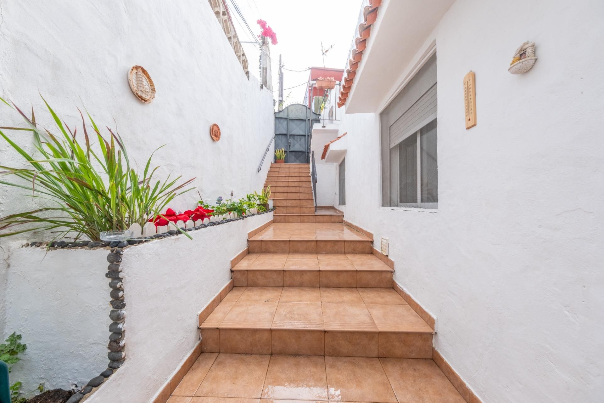 Vista exterior de Casa o xalet en venda en Santa Brígida amb Terrassa