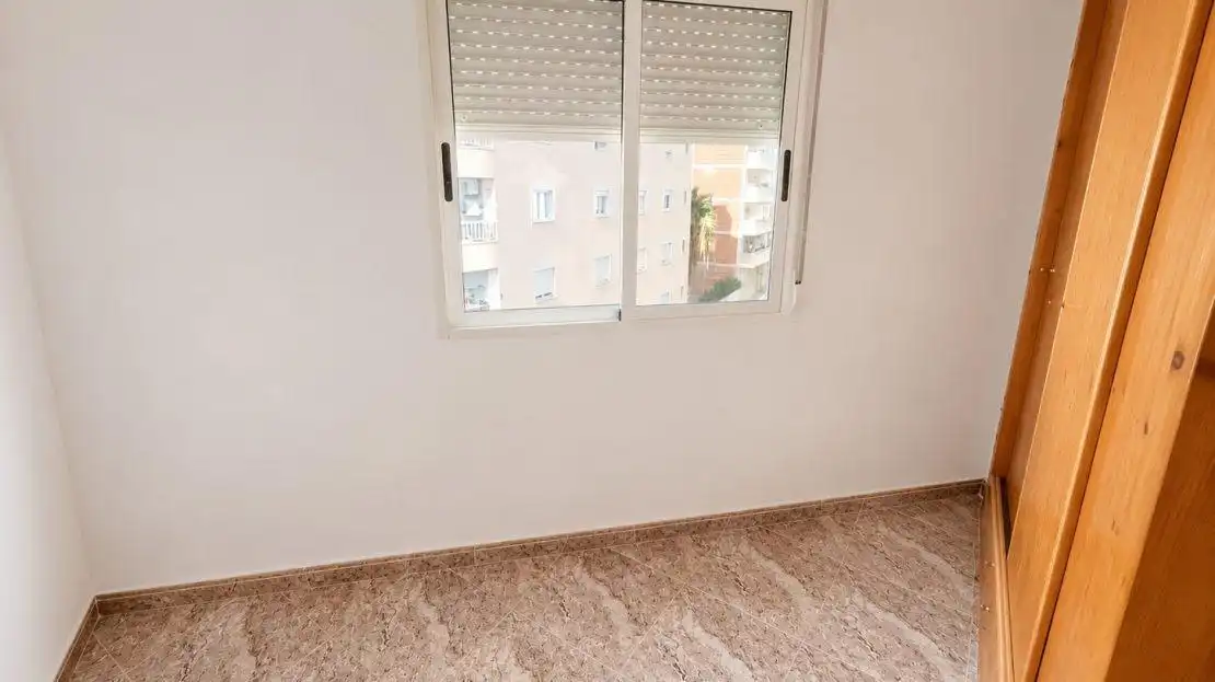 Habitación de Apartamento en venta en Torrevieja con Terraza y Amueblado