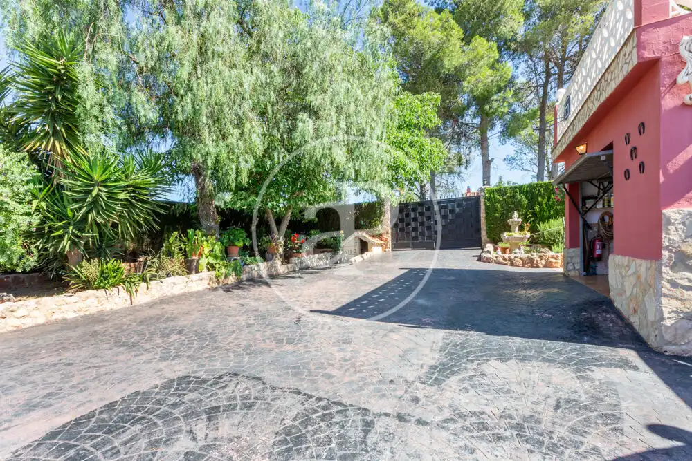 Vista exterior de Casa o chalet en venta en Montroi / Montroy con Aire acondicionado, Calefacción y Jardín privado