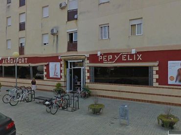 Local comercial de lloguer a Calle Andrés Molina Moles 26