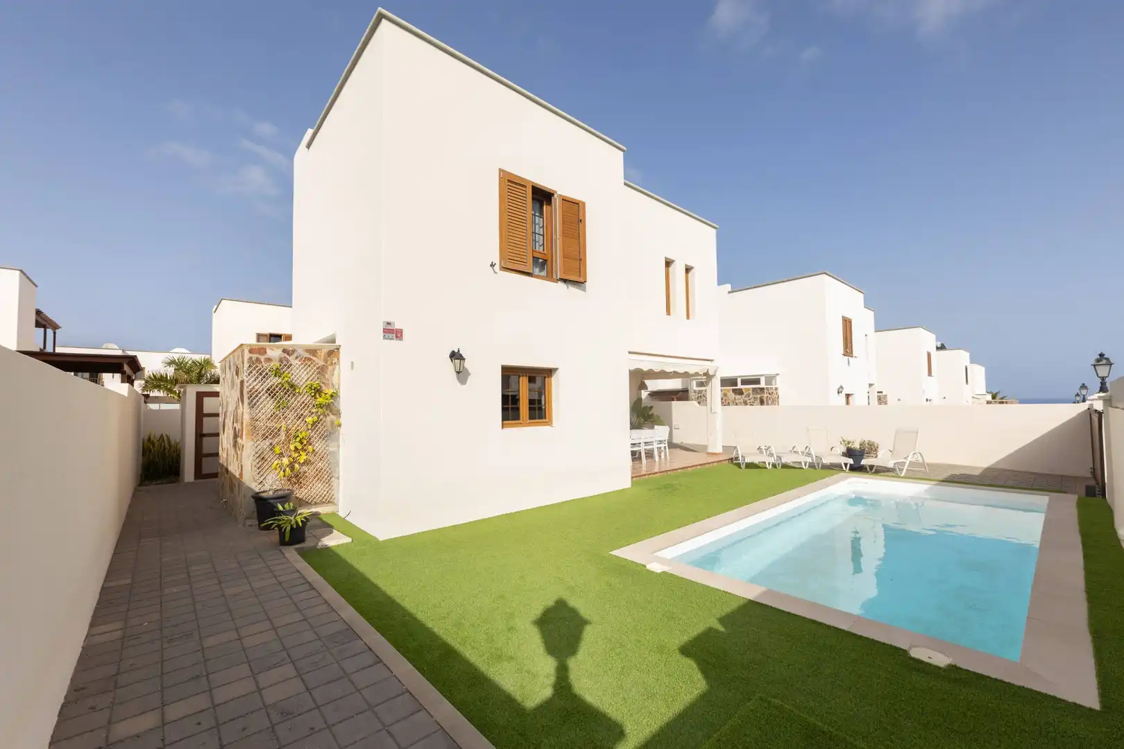Vista exterior de Casa o chalet en venta en Teguise con Terraza, Piscina y Alarma