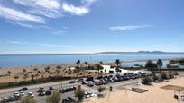 Vista exterior de Pis en venda en Empuriabrava amb Aire condicionat, Terrassa i Piscina