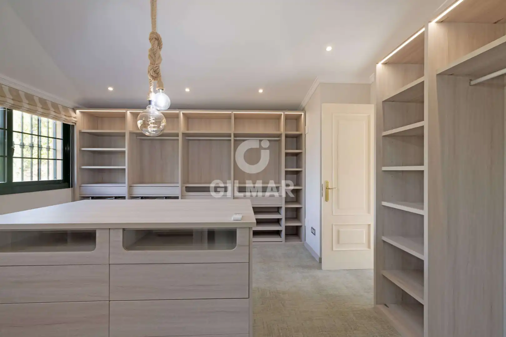 Habitación de Casa o chalet en venta en Estepona con Calefacción, Jardín privado y Piscina