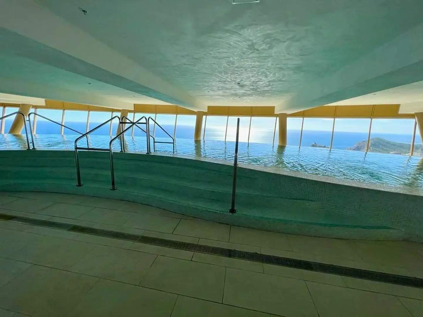 Piscina de Casa o xalet de lloguer en Benidorm amb Aire condicionat, Jardí privat i Moblat