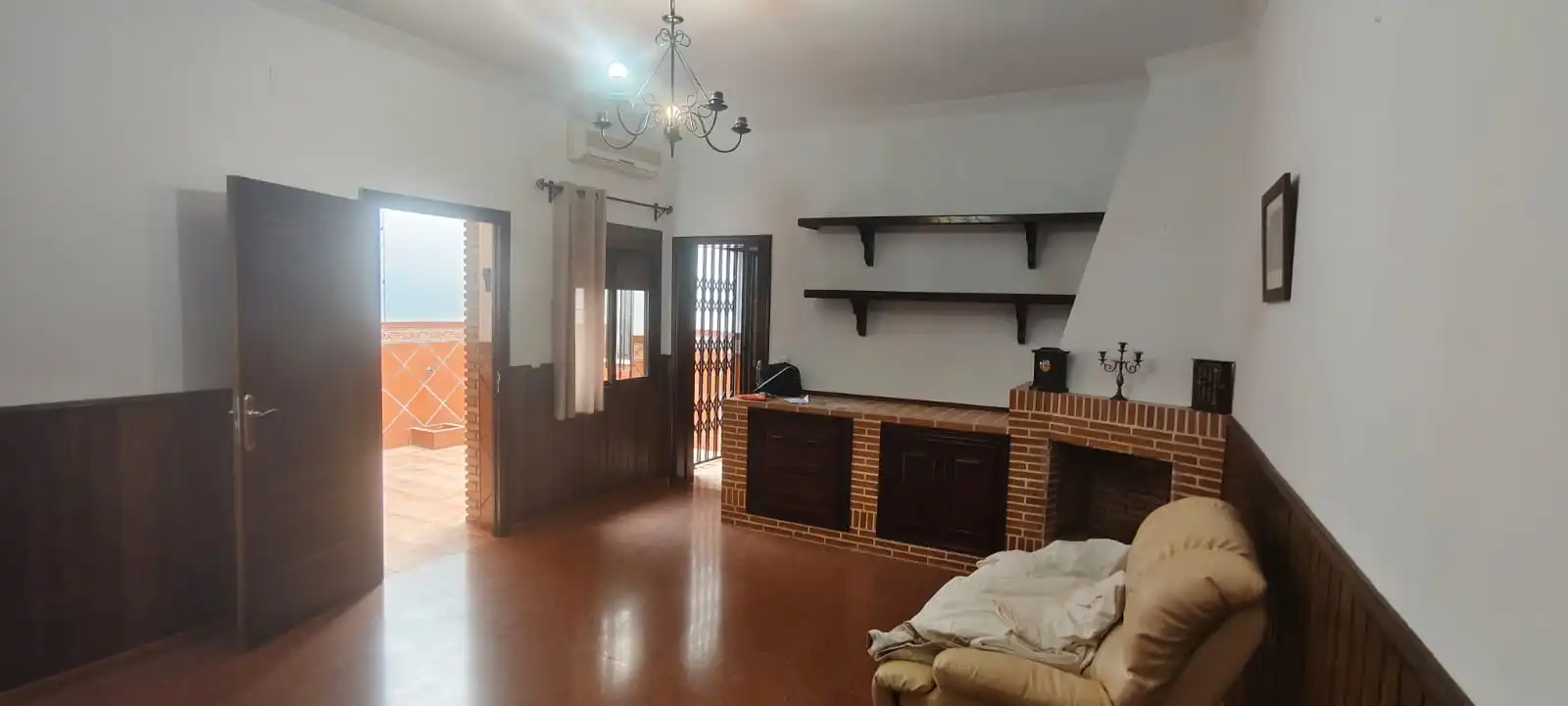 Sala d'estar de Casa adosada en venda en Cañada Rosal, Sevilla