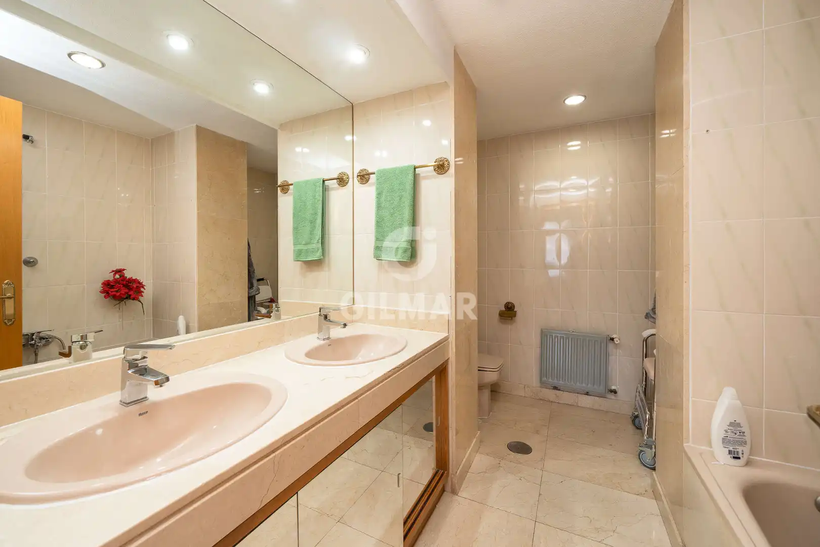 Bathroom of Flat for sale in Madrid  with Heating, Private garden and Storage room