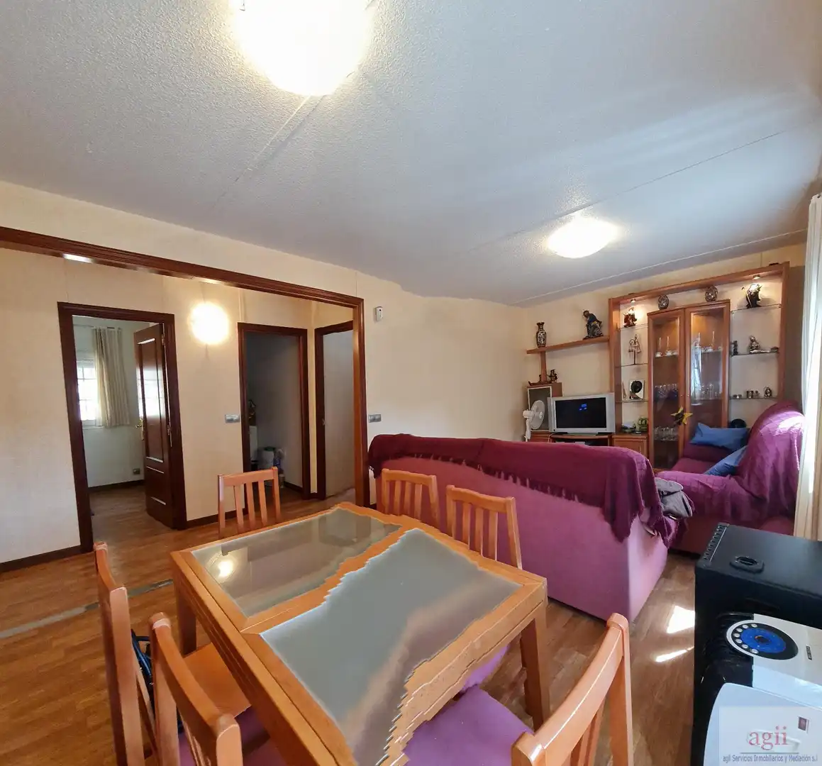 Living room of Houses for sale in Trillo  with Alarm and Community pool