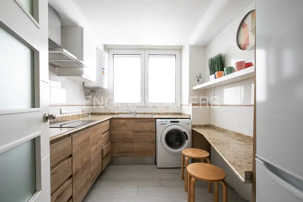Kitchen of Flat for rent in Valencia  with Heating, Parquet flooring and Terrace