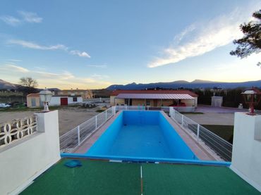 Maison rustique avec piscine à vendre à Castalla