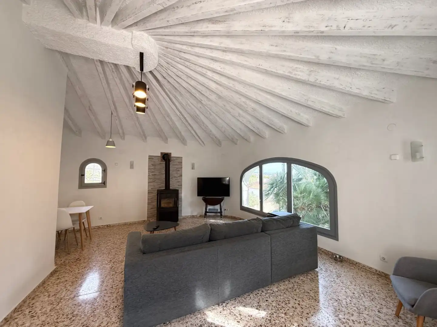 Sala d'estar de Casa o xalet en venda en Calpe / Calp amb Aire condicionat, Calefacció i Jardí privat