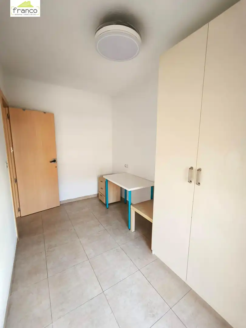 Schlafzimmer von Wohnung zur Miete in Murcia mit Möbliert