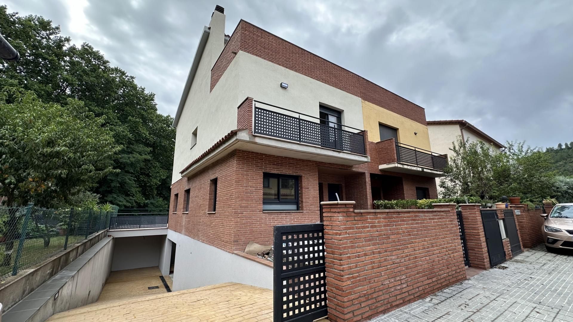 Exterior view of Single-family semi-detached for sale in Gualba  with Heating, Terrace and Oven