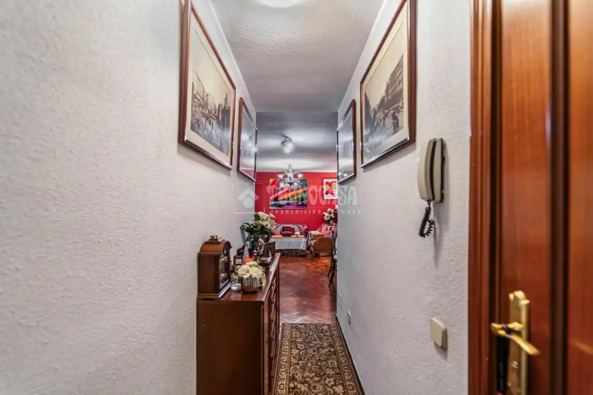Piso en venta en Madrid con Parquet y Balcón