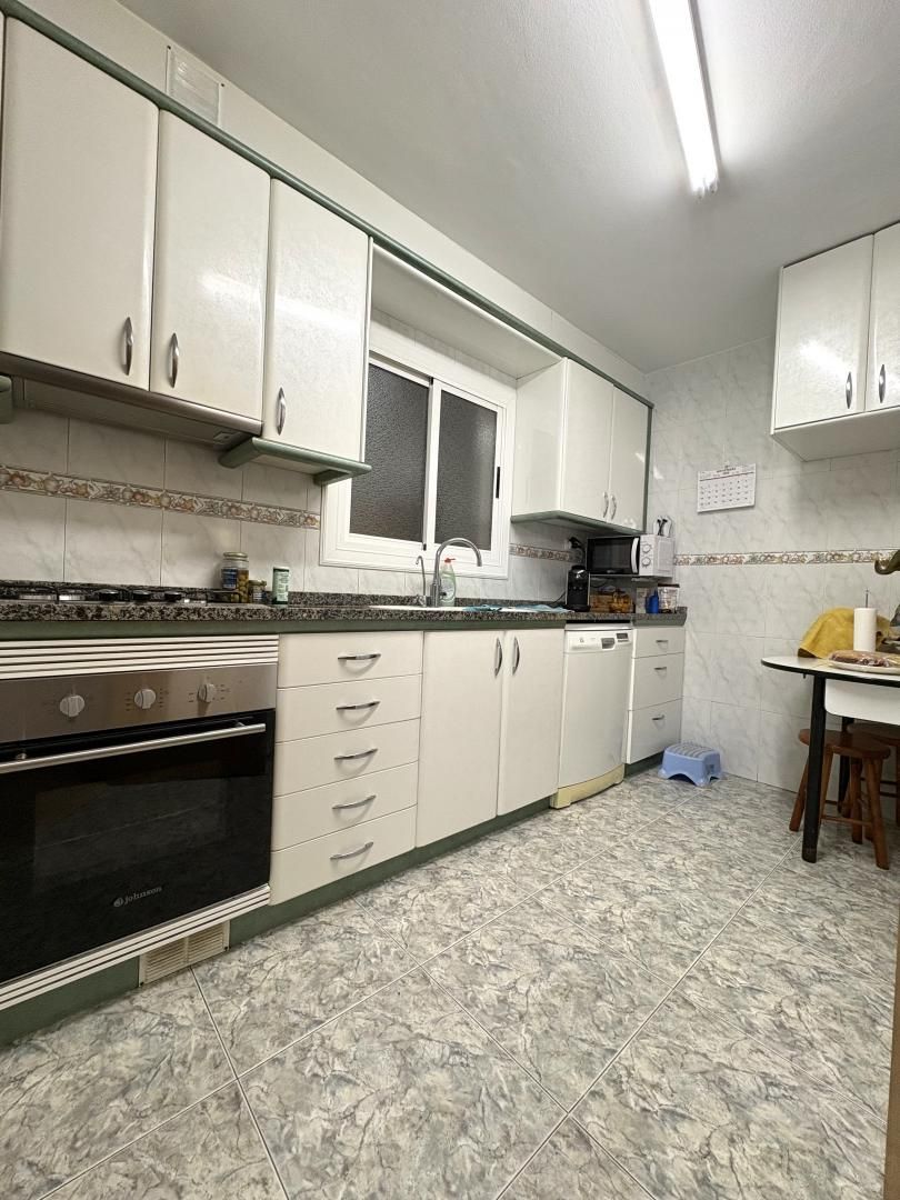 Cocina de Piso en venta en Terrassa con Calefacción
