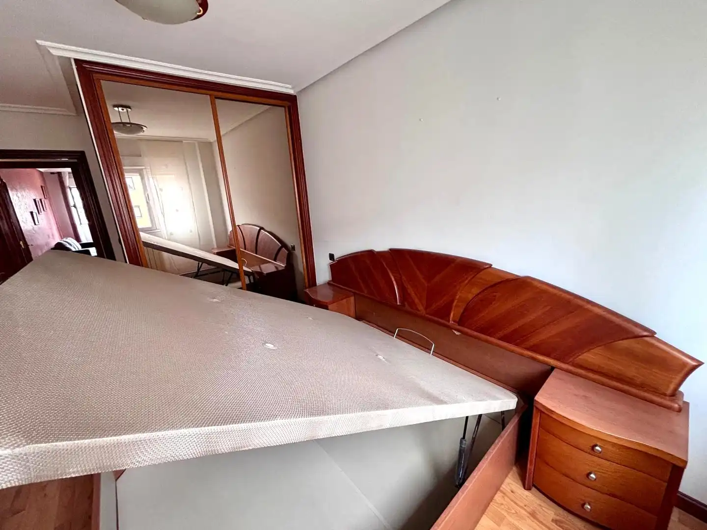 Habitación de Piso en venta en Gijón  con Calefacción, Terraza y Trastero