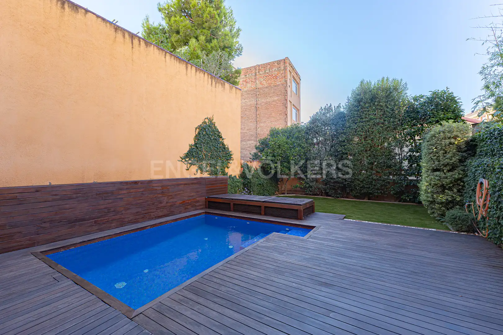 Swimming pool of Houses for rent in Barcelona  with Air Conditioner, Heating and Private garden
