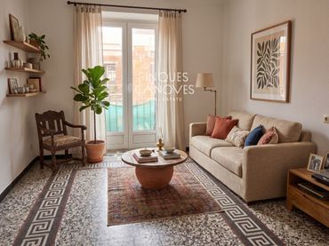 Appartamento con balcone in vendita a Carrer de Girona