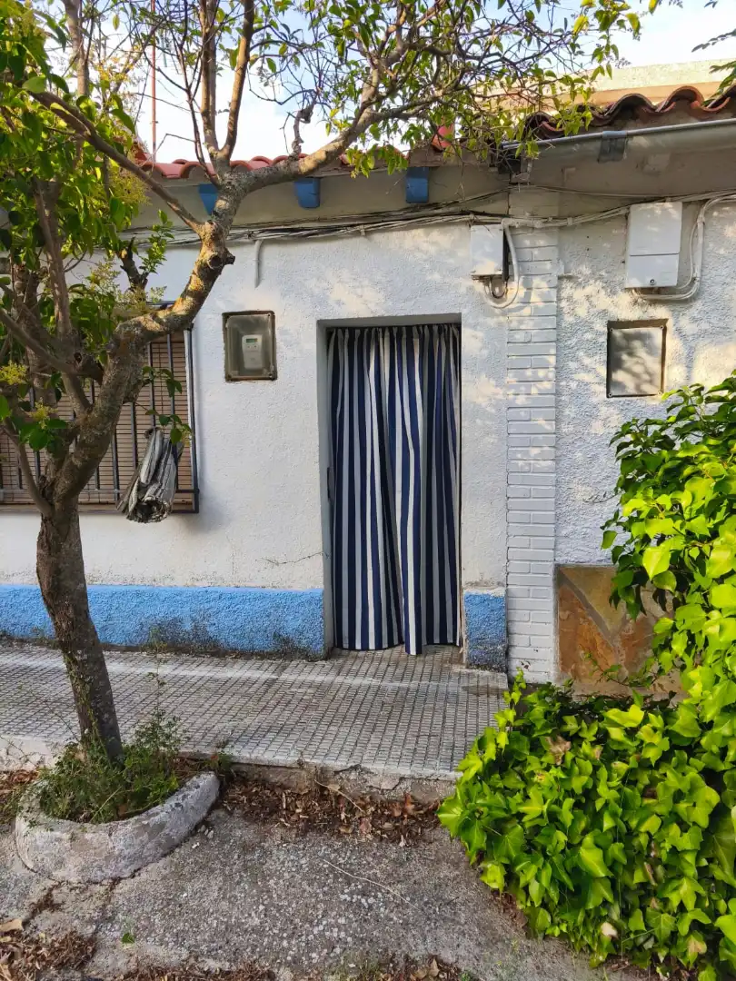 Vista exterior de Casa o chalet en venta en El Frasno con Terraza, Amueblado y Horno