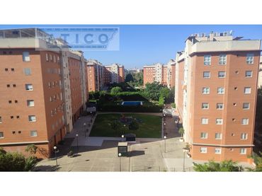 Flat with lift for sale in San Pablo - Santa Justa