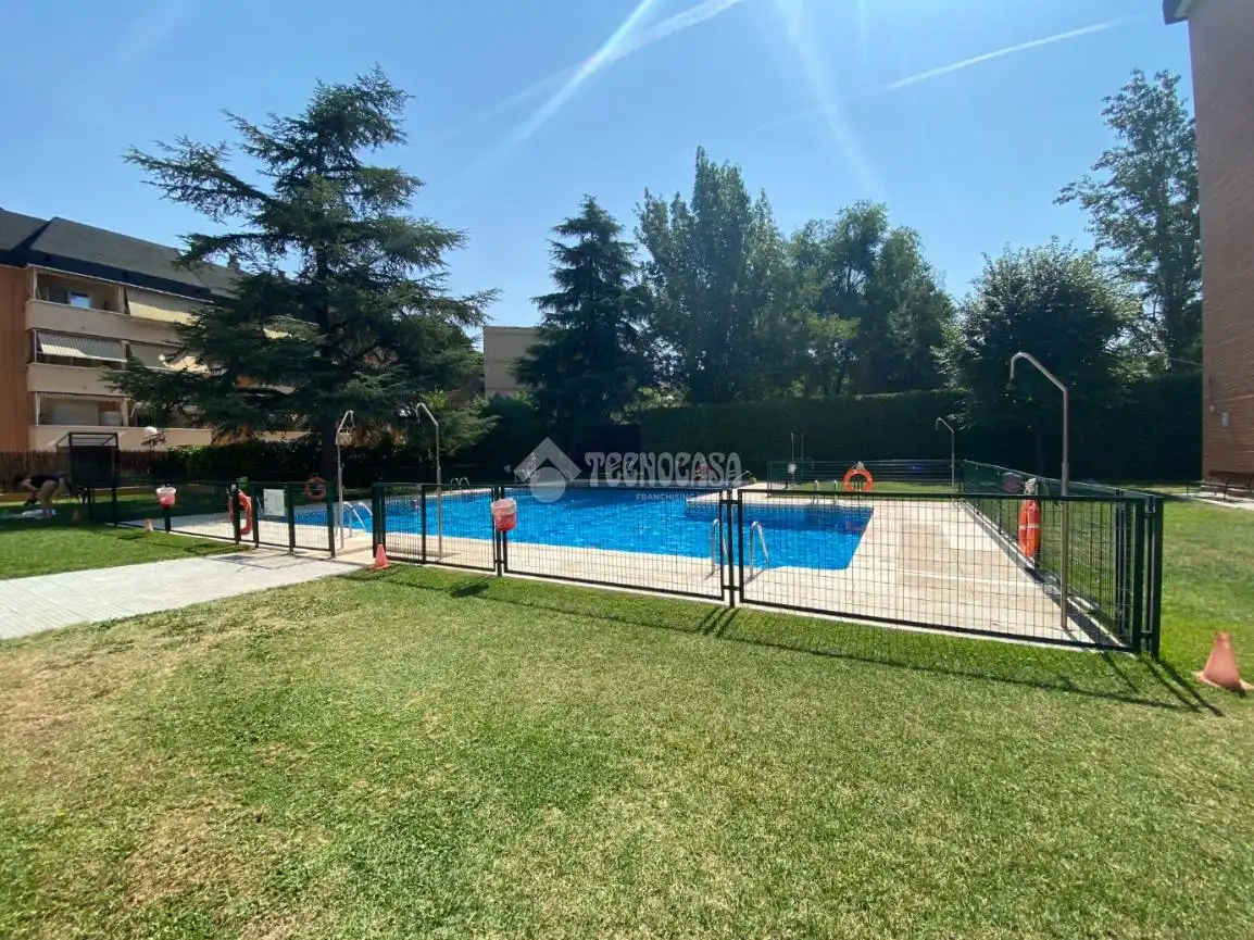 Swimming pool of Flat for rent in Alcobendas