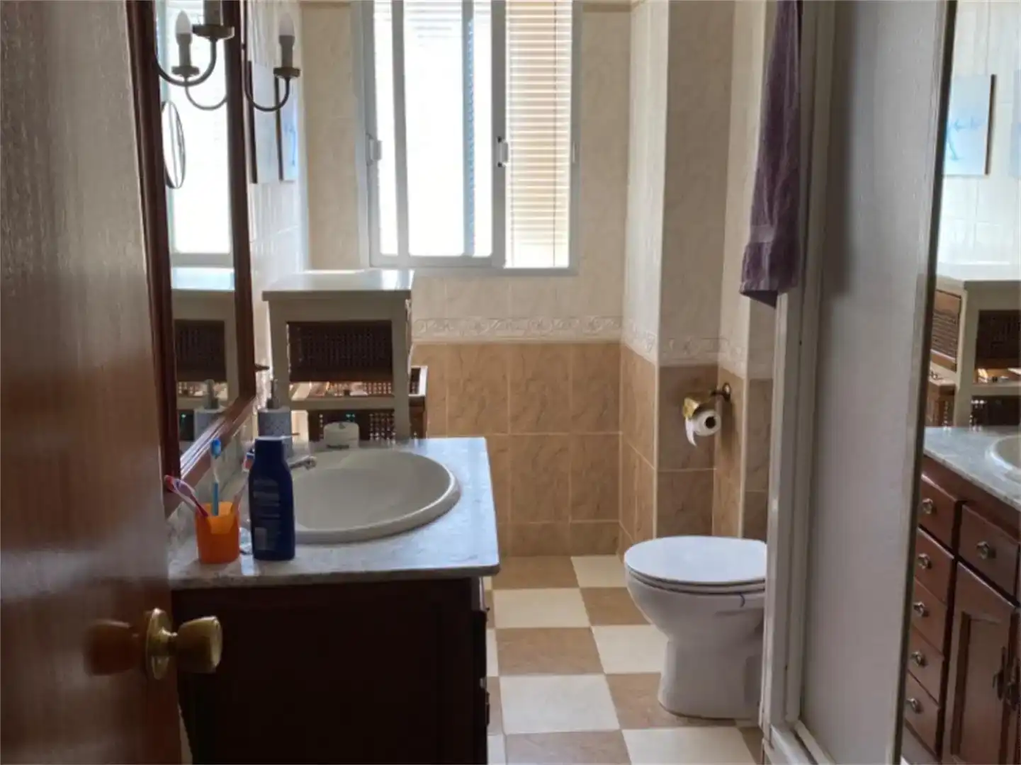 Baño de Piso en venta en Órgiva con Aire acondicionado y Amueblado