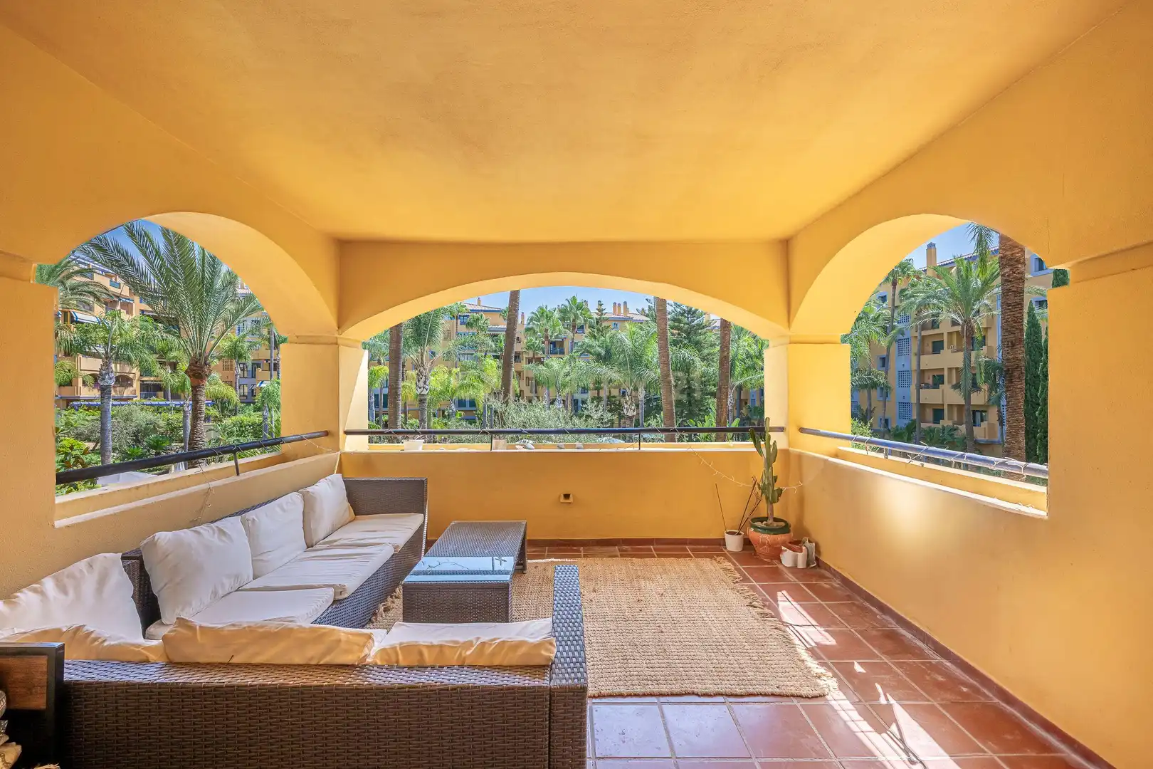Terraza de Apartamento en venta en Marbella con Aire acondicionado, Jardín privado y Horno