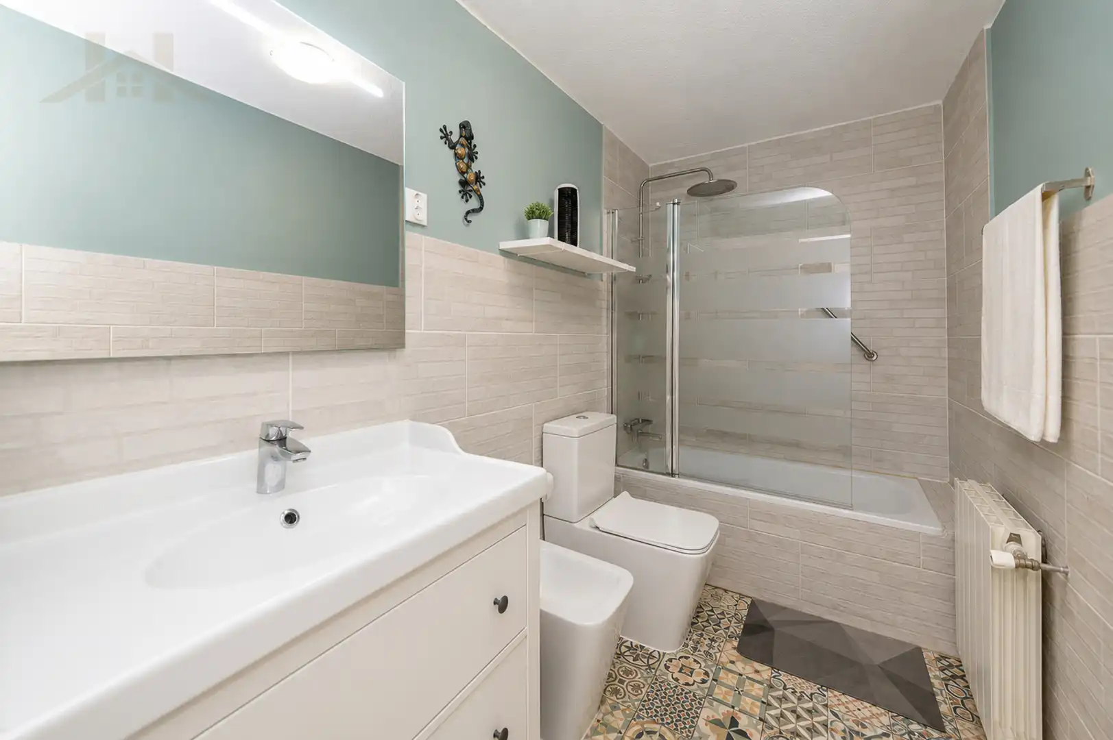 Baño de Casa adosada en venta en Alcobendas con Aire acondicionado, Calefacción y Jardín privado