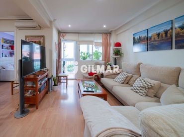 Flat with balcony for sale in Arganzuela