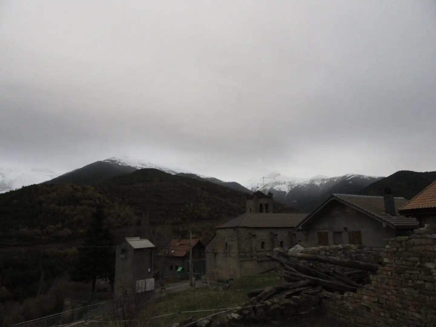 Exterior view of Houses for sale in Yésero  with Private garden